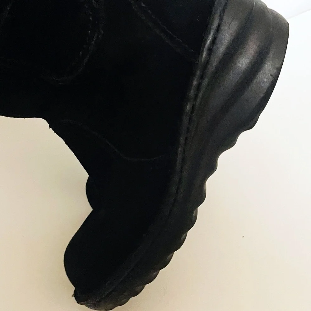 Vintage Y2K American Eagle Outfitters Black Suede Boots Winter Ski Casual